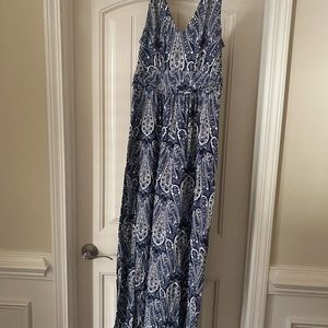 A pea in the pod maternity maxi